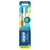 Oral-B Crossaction Max Clean Manual Toothbrush, Soft