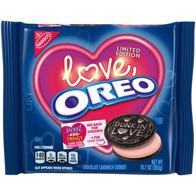 Oreo Chocolate Sandwich Cookies, Strawberry Flavored Creme, Special Love Edition, 1 Resealable Pack