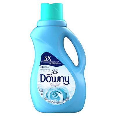 Downy Ultra Liquid Fabric Conditioner Fabric Softener, Clean Breeze