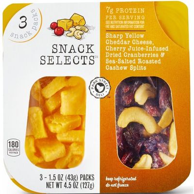 Park Street Deli Sharp Yellow Cheddar, Cherry Juice-Infused Dried Cranberries & Sea-Salted Roasted Cashew Splits