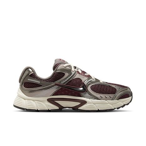 Nike Women's V5 RNR Casual Shoes, Size 8.5 - Burgundy Crush/College Grey/Light Orewood Brown/Black