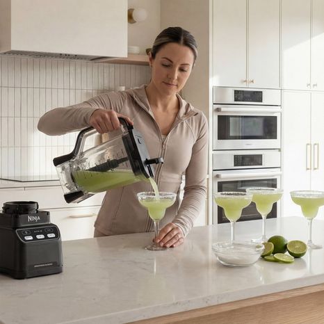 Ninja SmoothieiQ Blender With 1400 Peak Watts, Pitcher & Auto-iQ