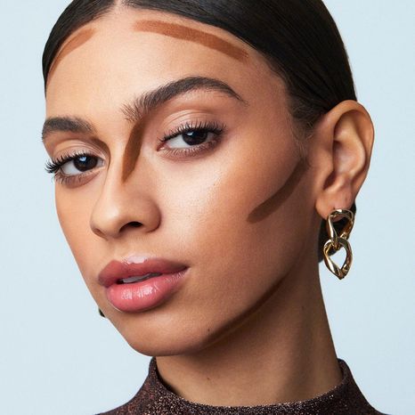 e.l.f. Halo Glow Deep Beauty Wand Contour